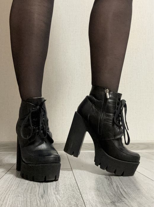 Ботильйони шкіряні на тракторній підошві 37 розмір