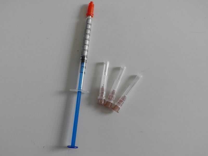 Klej przewodzący do naprawy elektroniki 0,7ml + 3 igły