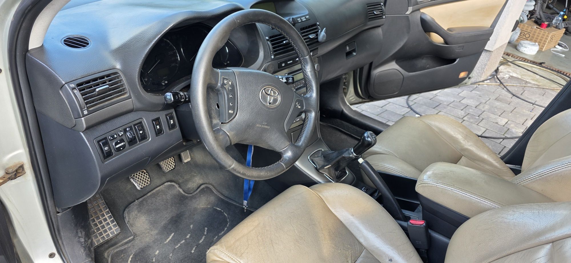 Toyota avensis d4d 2005