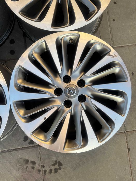 Felgi aluminiowe 7.5Jx18H2 ET37 5x110 Opel Vectra Zafira Astra Merivo