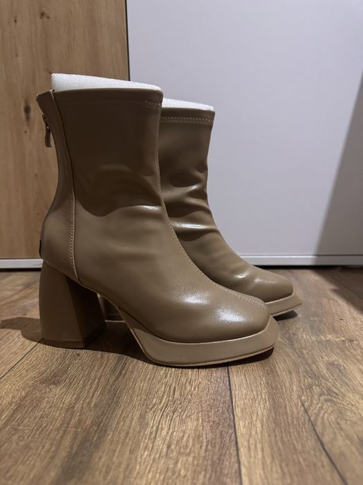 Чоботи осінні жіночі