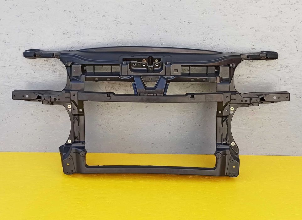 Бампер задний на Volkswagen Caddy Фольксваген Кадди 04-10р