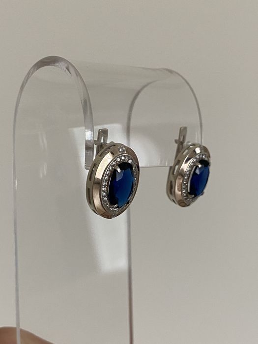 Серебряные серьги с сапфиром и фианитами