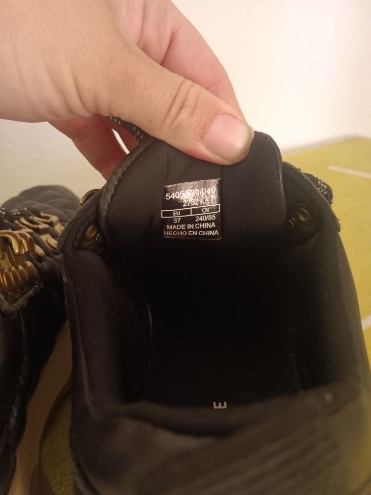 Tênis pretos Uterque