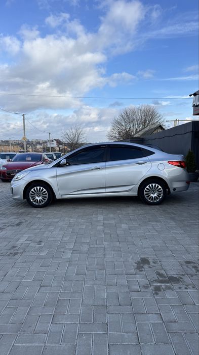 Офіційний Hyundai Accent Хюндай Акцент 2013 р 1,4 газ/бенз 5МКПП