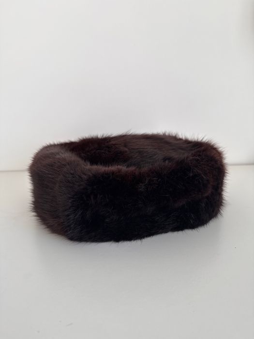 Czarna czapka z naturlanego futra