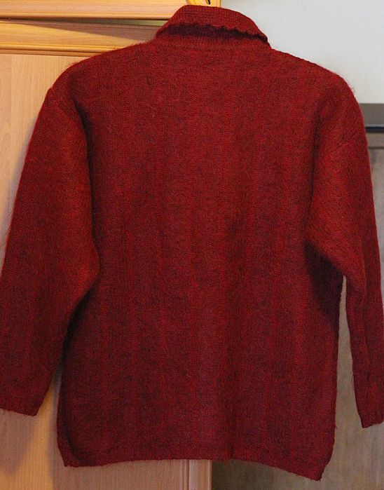 Светер жіночий шерстяний/Свитер женский.Подарунок для мами.