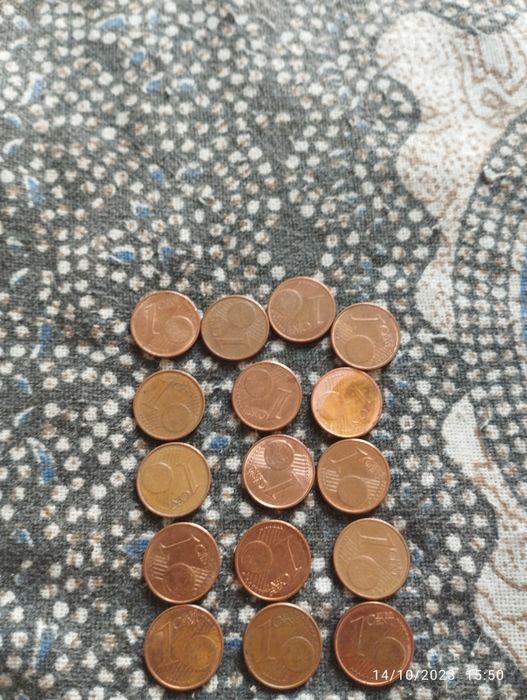 Medas raras .de 1  centimo de euros com símbolo de um trevo