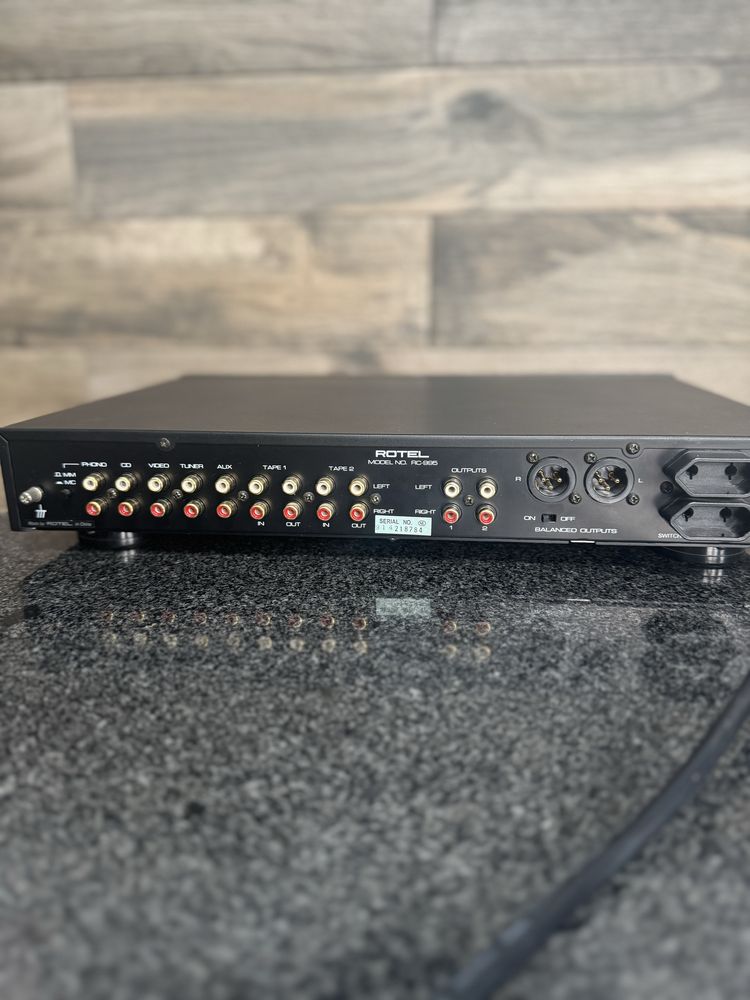 Przedwzmacniacz Rotel RC 995