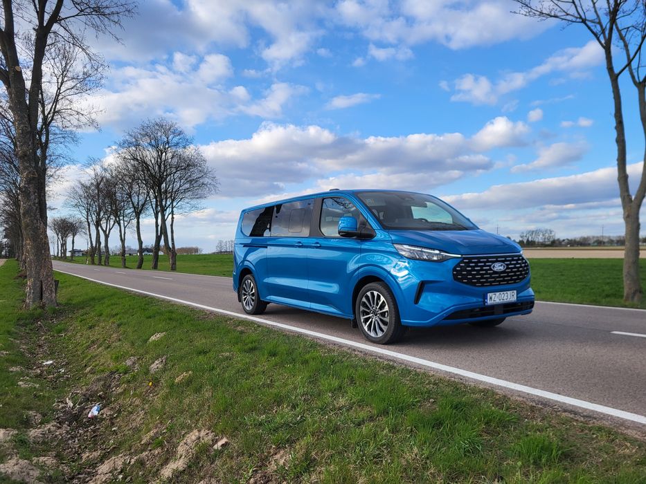 Wynajmę 8-osobowego nowego busa Ford Tourneo Custom - 4x4 hak automat