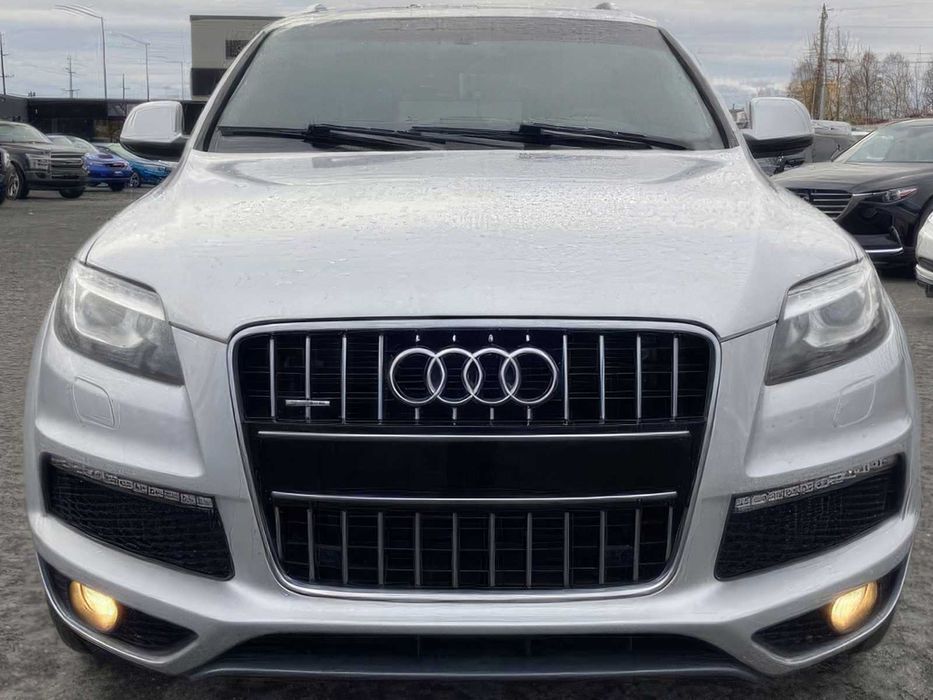 Audi Q7      2015