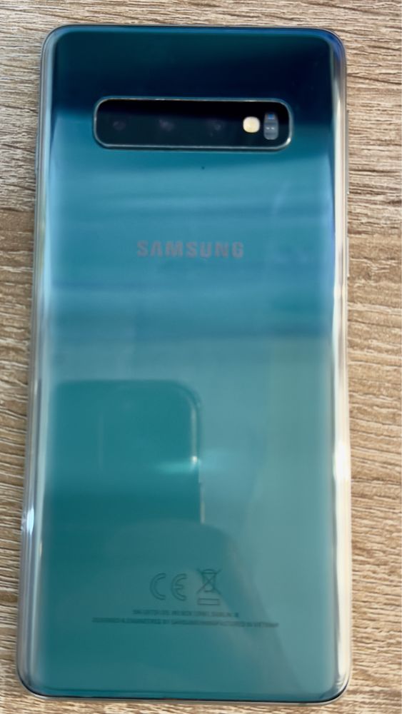 Galaxy S10 desbloqueado. Em excelente estado.