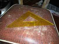esquadro amarelo como novo