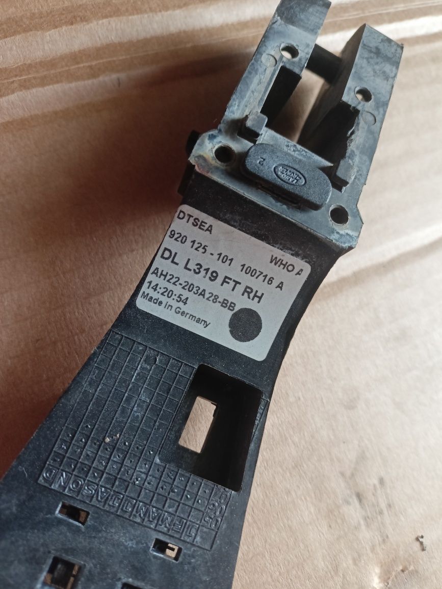 Zamek drzwi prawy przód 10 PIN Land Rover Discovery IV 4 Jaguar XF 250