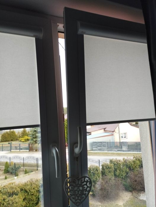 Rolety jasne biało kremowy kolor 7 sztuk