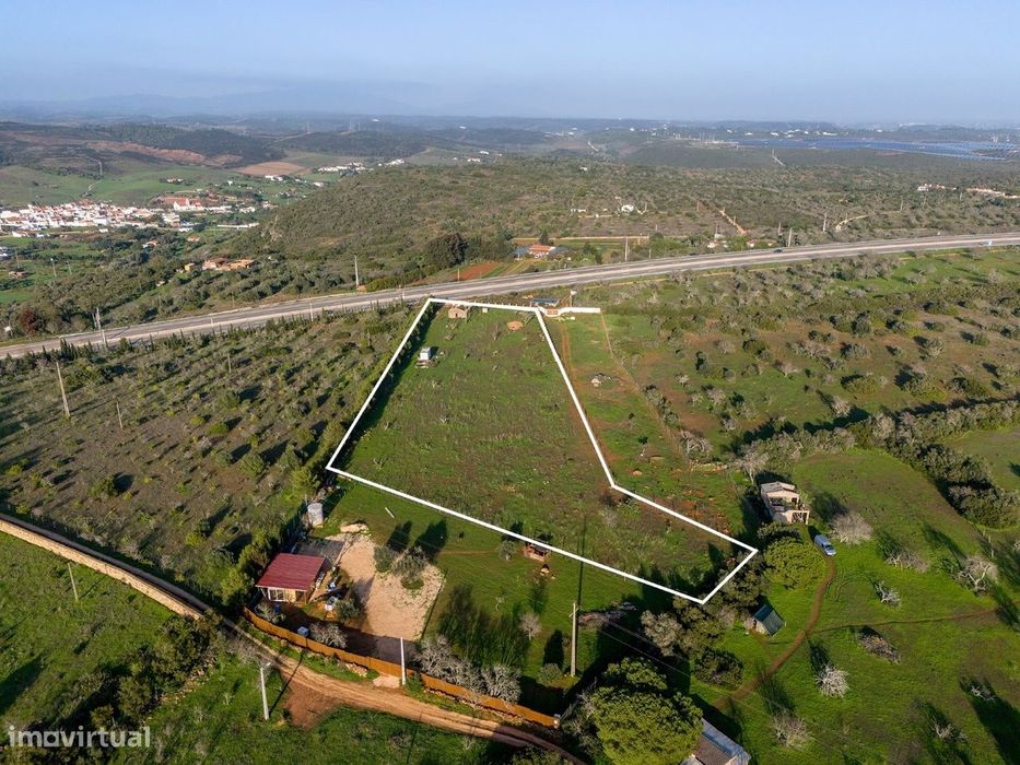 Oportunidade - Terreno Com Ruina Com  Pip Aprovado Para Moradia T3, Be