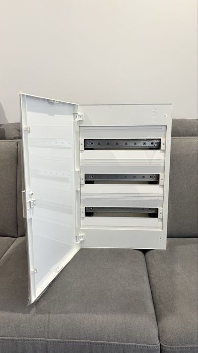 Vega VB318PB rodzielnica Hager 3x18 natynkowa