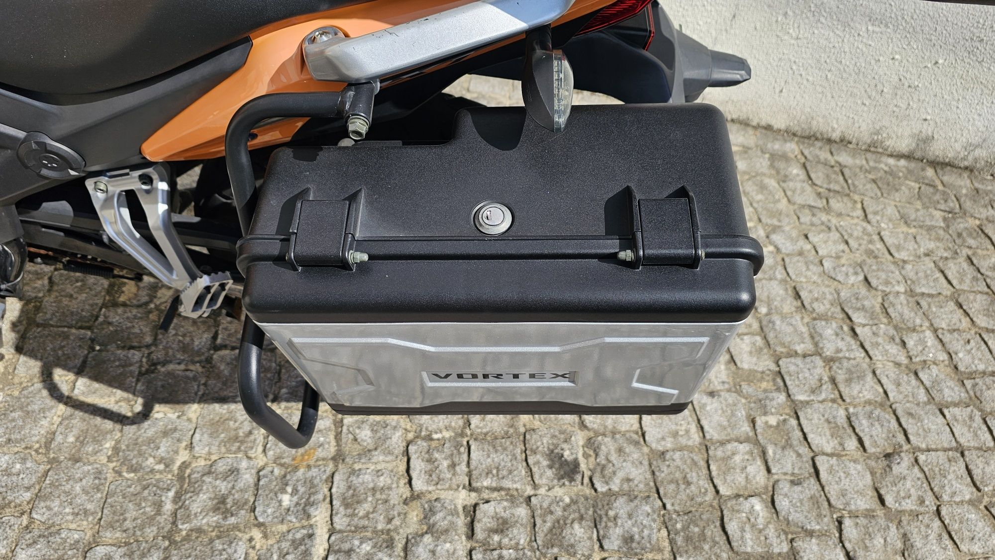 Moto Vortex RX1 2020 • 9.000 km • Laranja • Extras