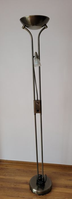 Lampa stojąca podłogowa