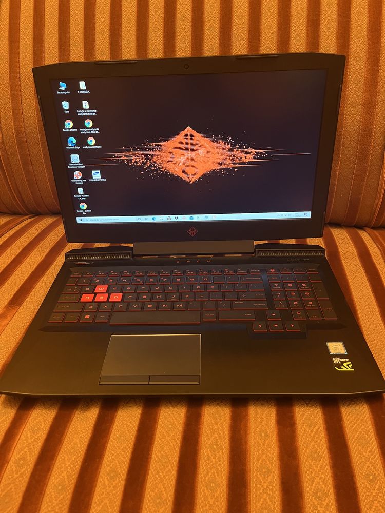 HP Omen laptop plus torba