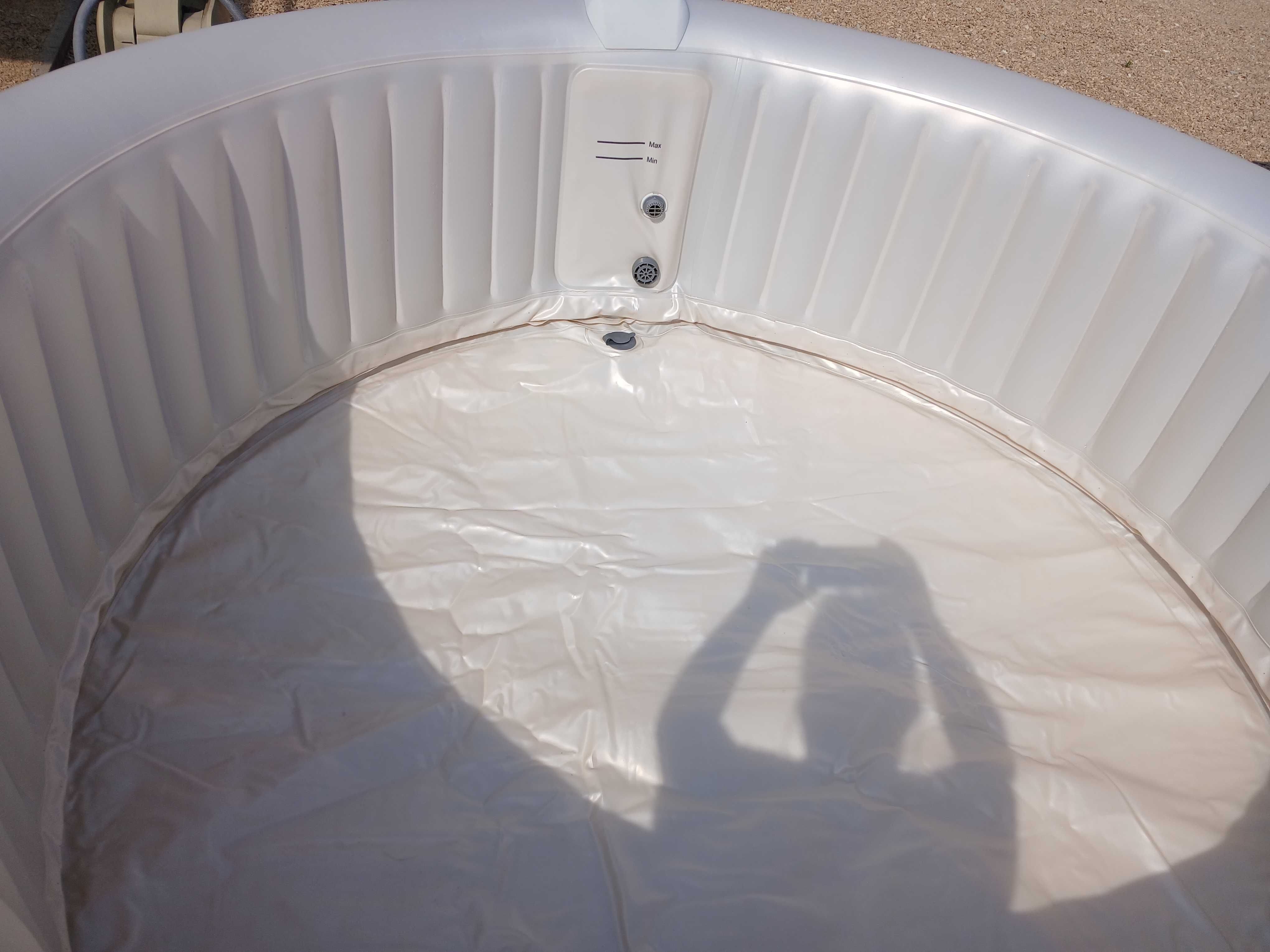 Jacuzzi INFINITE SPA z hydromasażem nadmuchiwany  800L 4os. 180x65cm