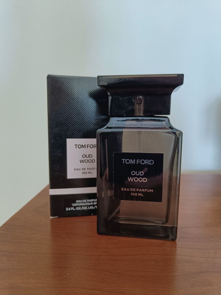 Perfume TOM FORD Oud Wood Eau de Parfum (100 ml)