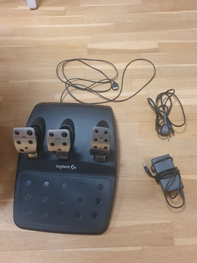 Kierownica z pedałami, LOGITECH G29