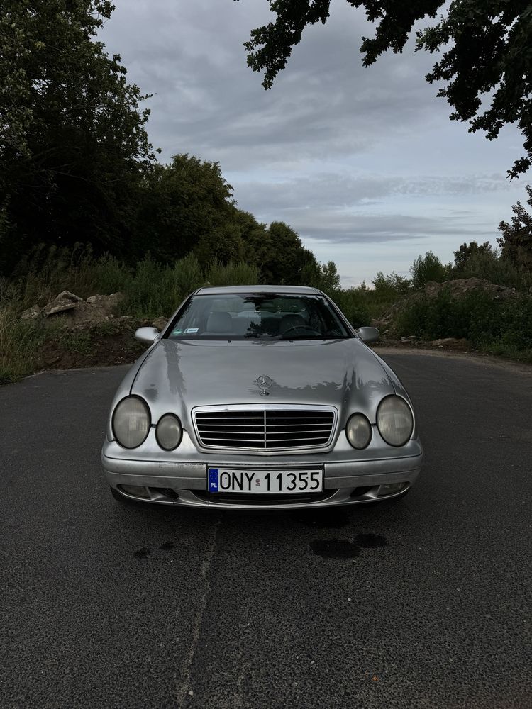 Mercedez Benz CLK200