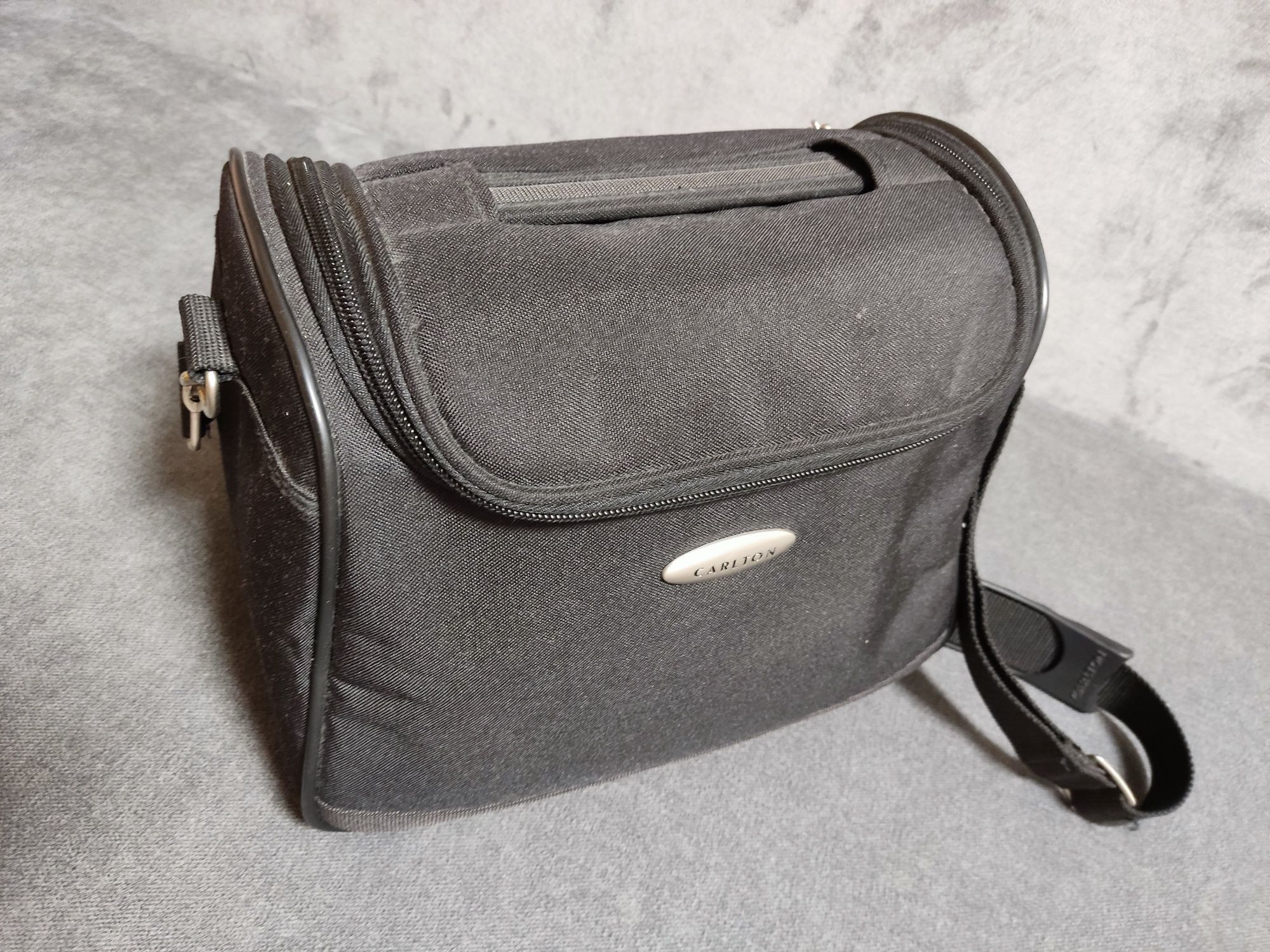 Стильна зручна сумка оригінал Carlton