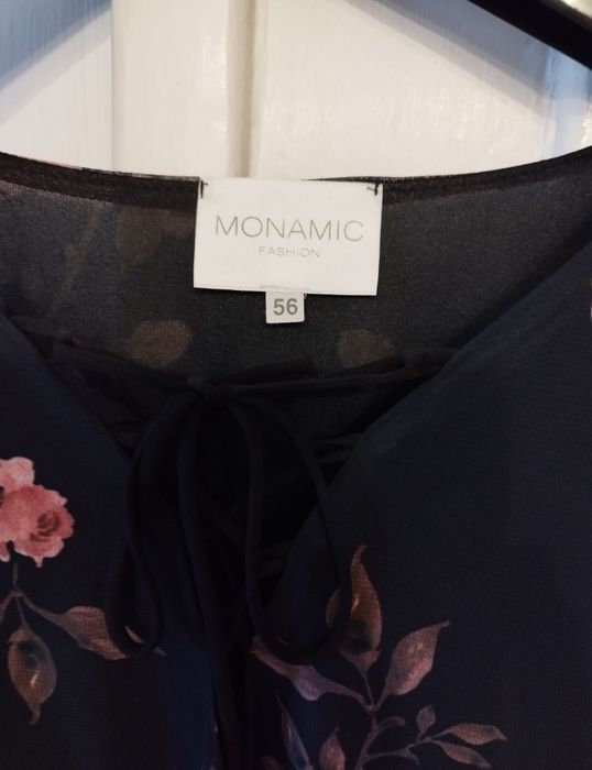 Sukienka czarna w róże plus size bianca Black rose