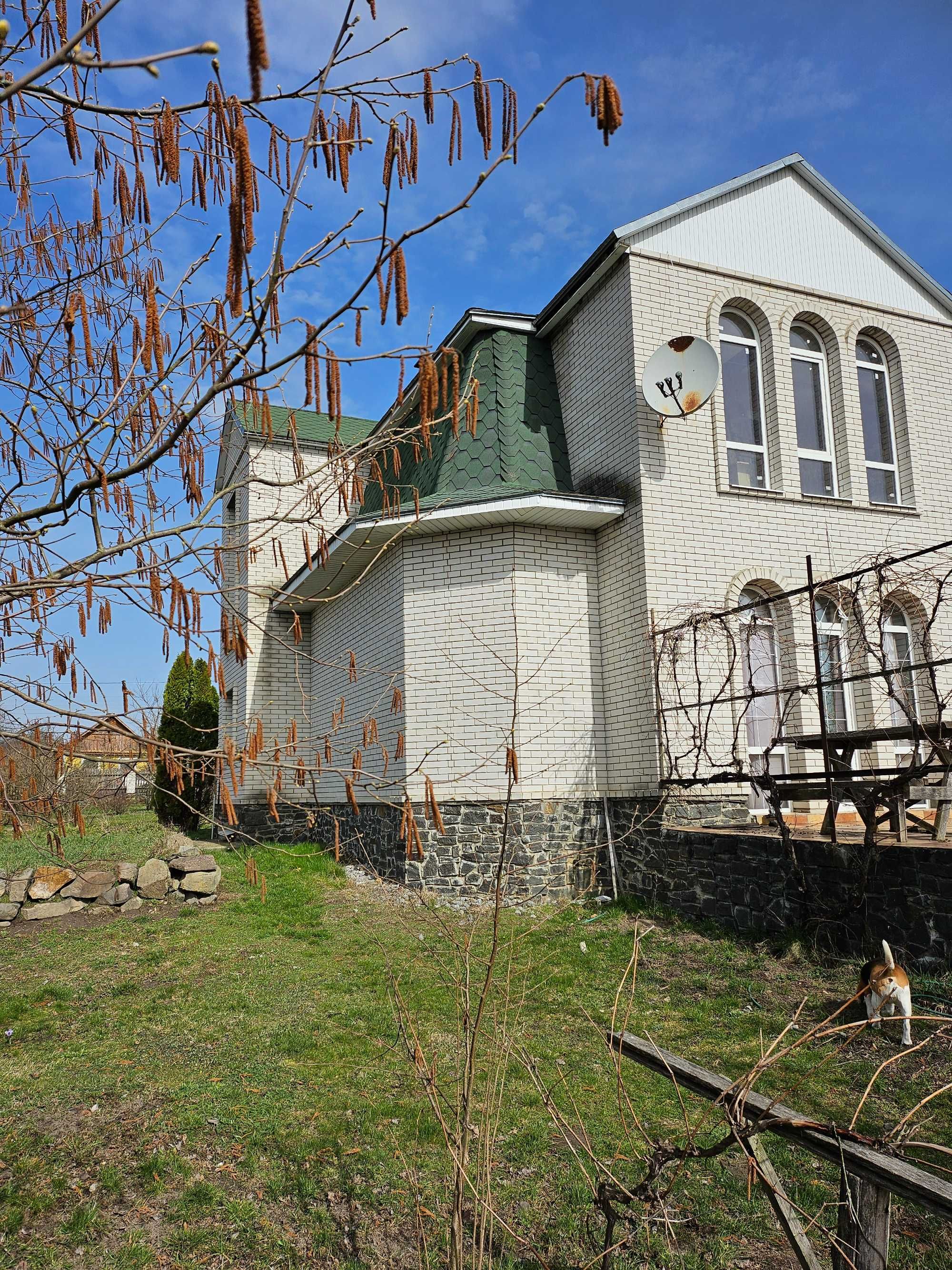 Будинок в Левкові біля річки