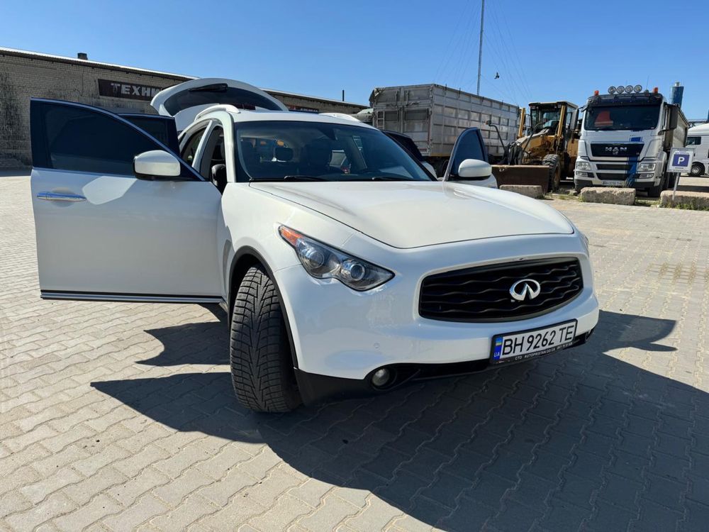 Продаж Infiniti FX 35