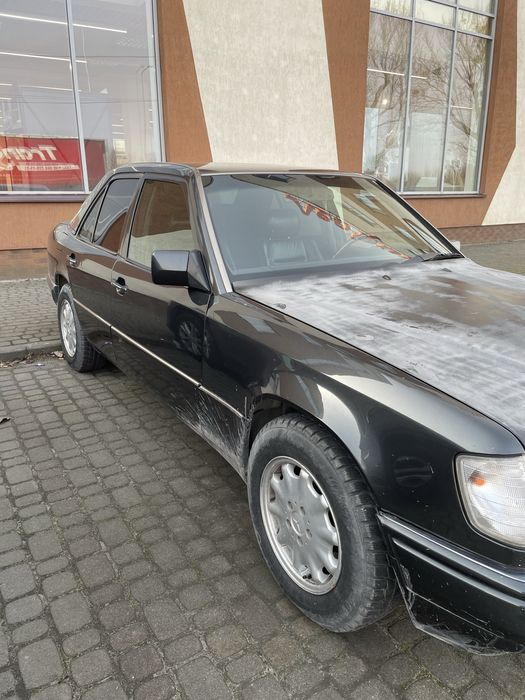 Mercedes E220 W124