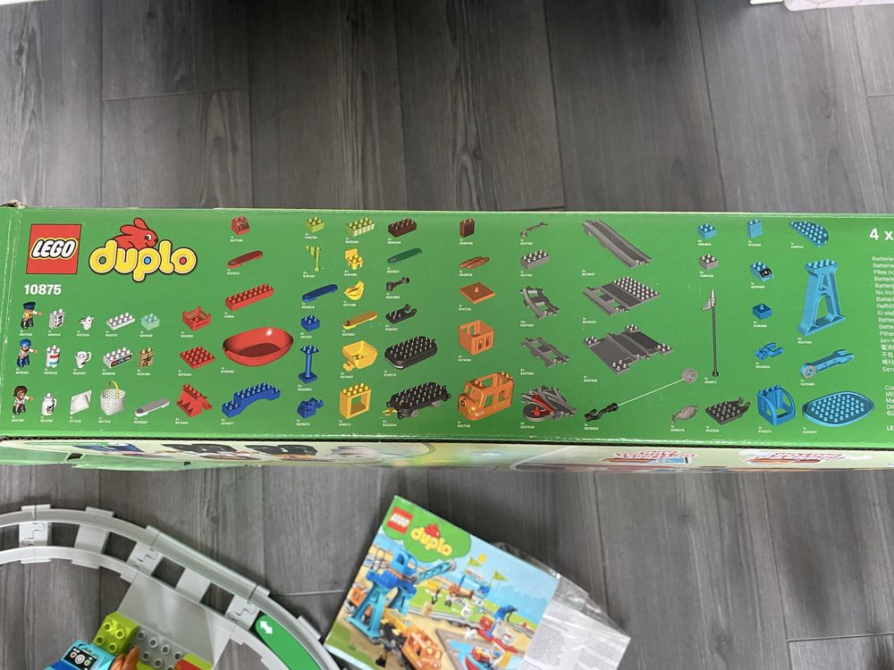 Lego duplo 10875. Pociąg towarowy. Wiek 2-5.