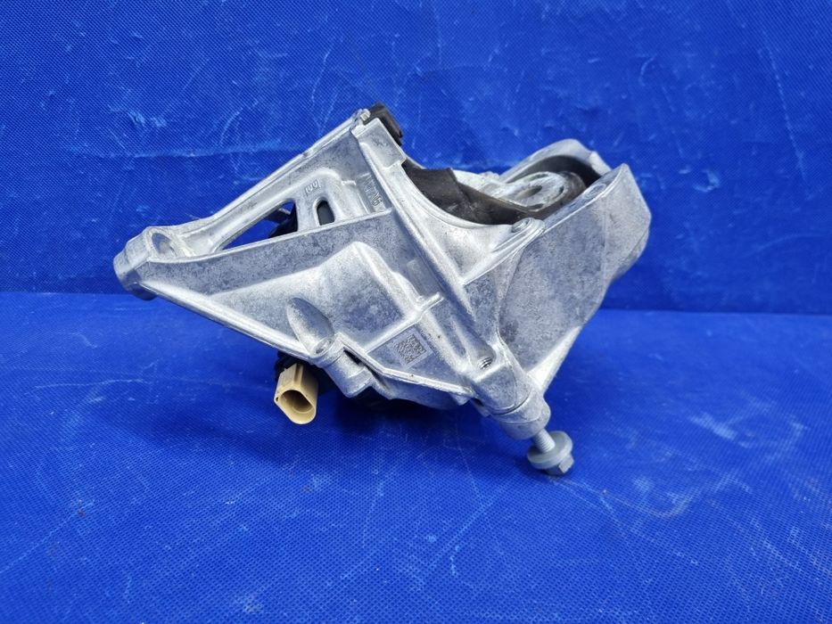 PODUSZKA lewa silnika AUDI A5 F5 3.0 TFSI lewa ŁAPA ORYGINAŁ igła OEM