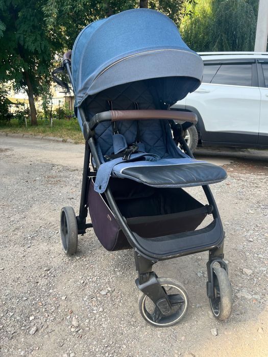 Прогулянкова коляска carello bravo