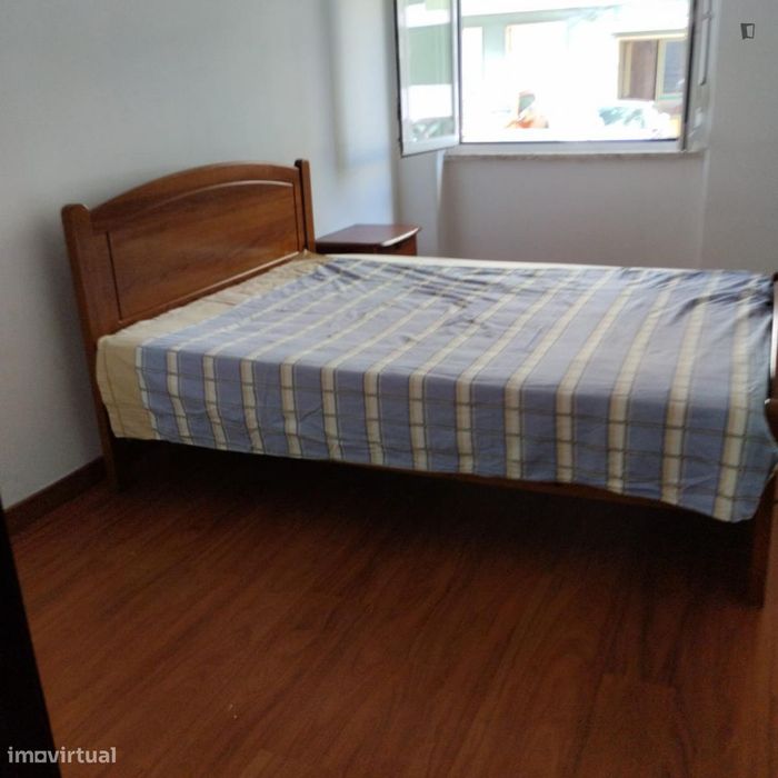 Quarto - localizado em Setubal