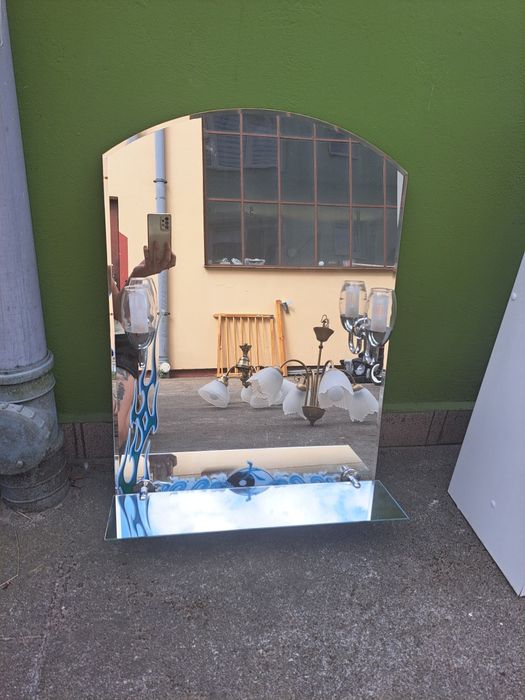 Lustro. Nadpekniety kawałek