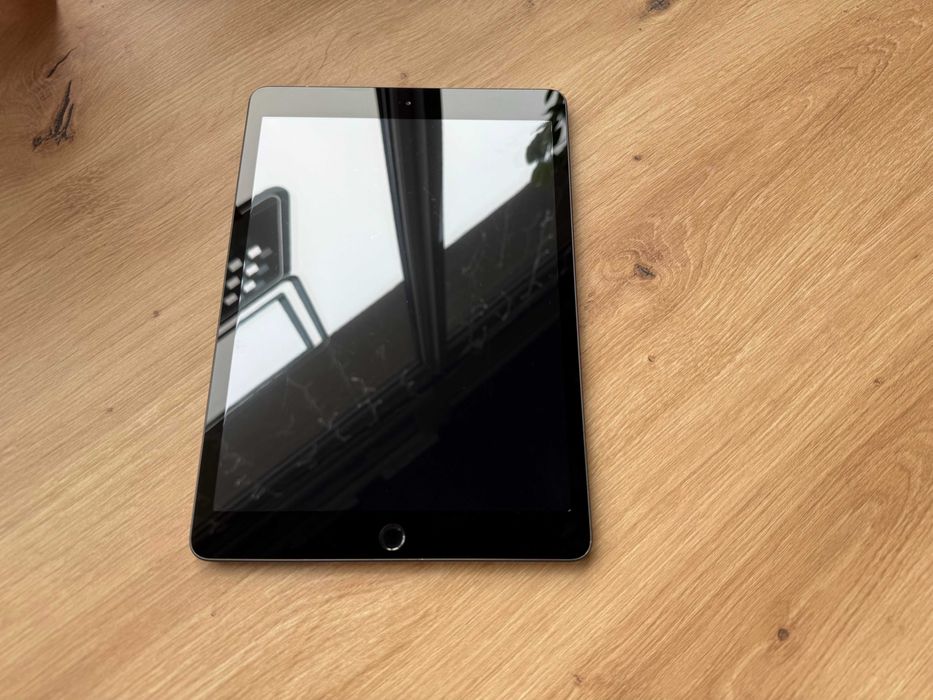 Tablet Apple iPad 8 gen. 32 GB WIFI bat: 94% + Gwarancja 6 msc