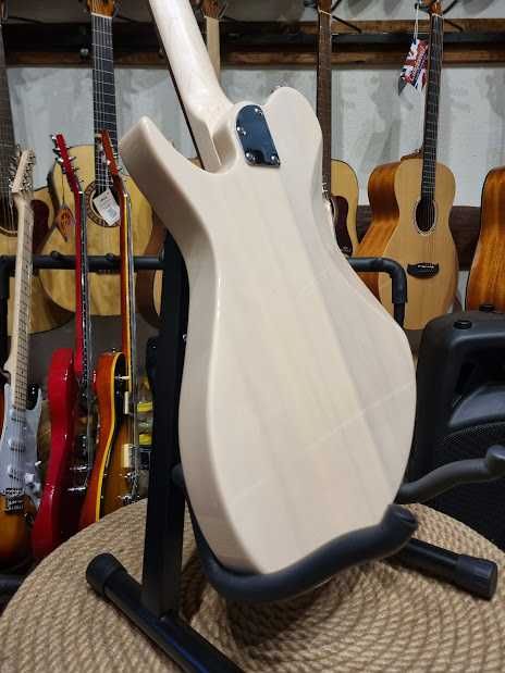 Aria Jet B  SVW gitara basowa 4str. ARIA Pro-II Jet-B SVW