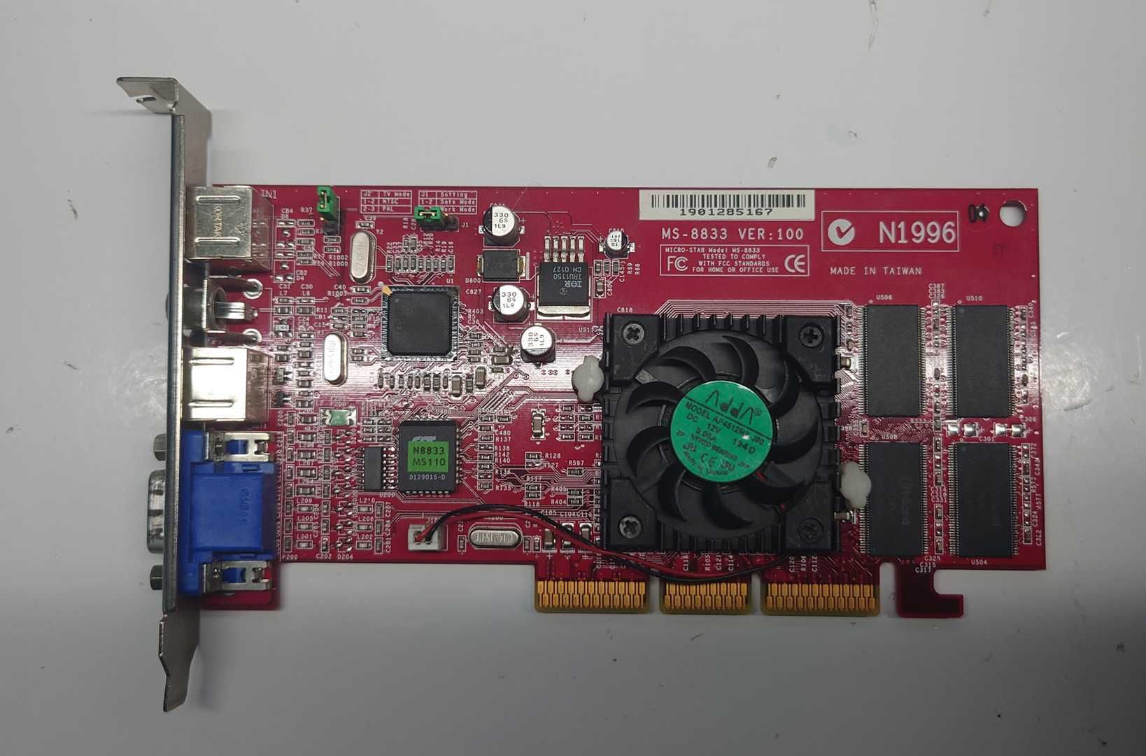 Retro PC z Windows XP, 128 SSD, DDR 512MB, GeForce2 AGP MX400.