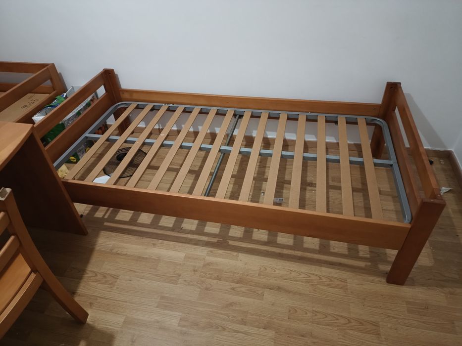 Jogo de cama solteiro.