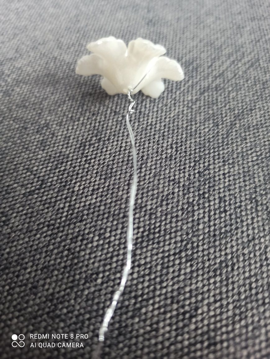 Kwiatki decoupage ozdobne z masy perłowej z perłami