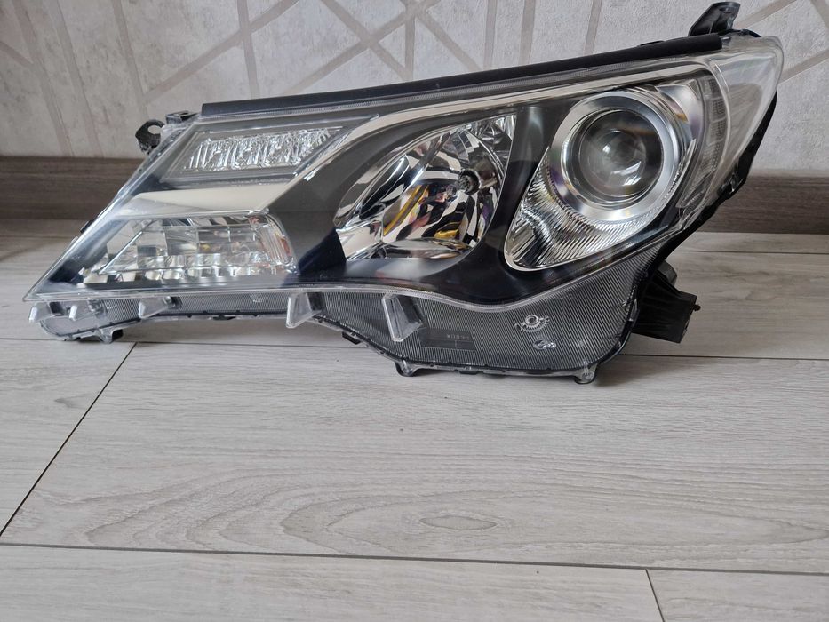 Фара ліва Toyota rav4 W0836 европейка 2013 - 15