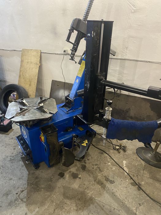 Монтажний станок Мастер автомат з 3 рукою та встроєною пушкою