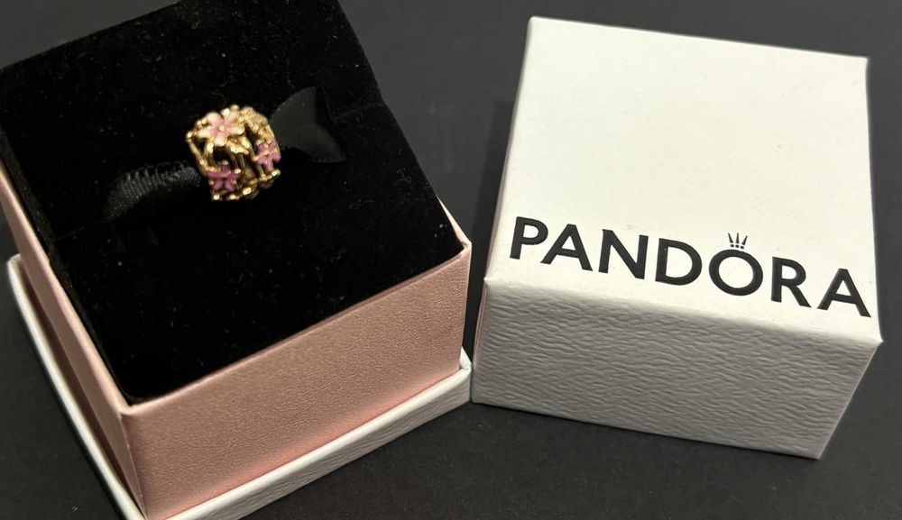 Zawieszka charms Pandora Różowa Ażurowa Stokrotka JAK NOWA!
