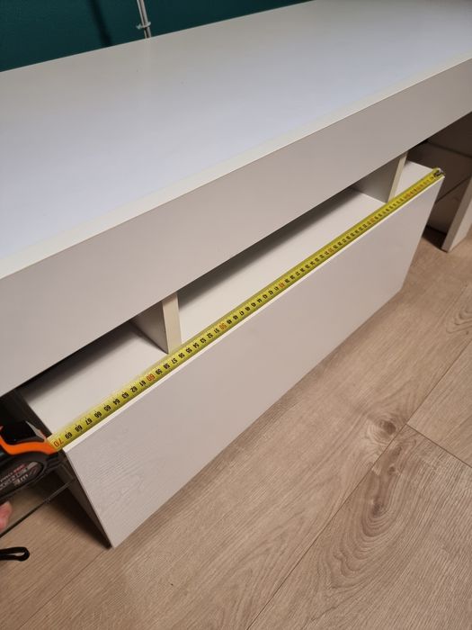 Szafka RTV biała, szklane półki