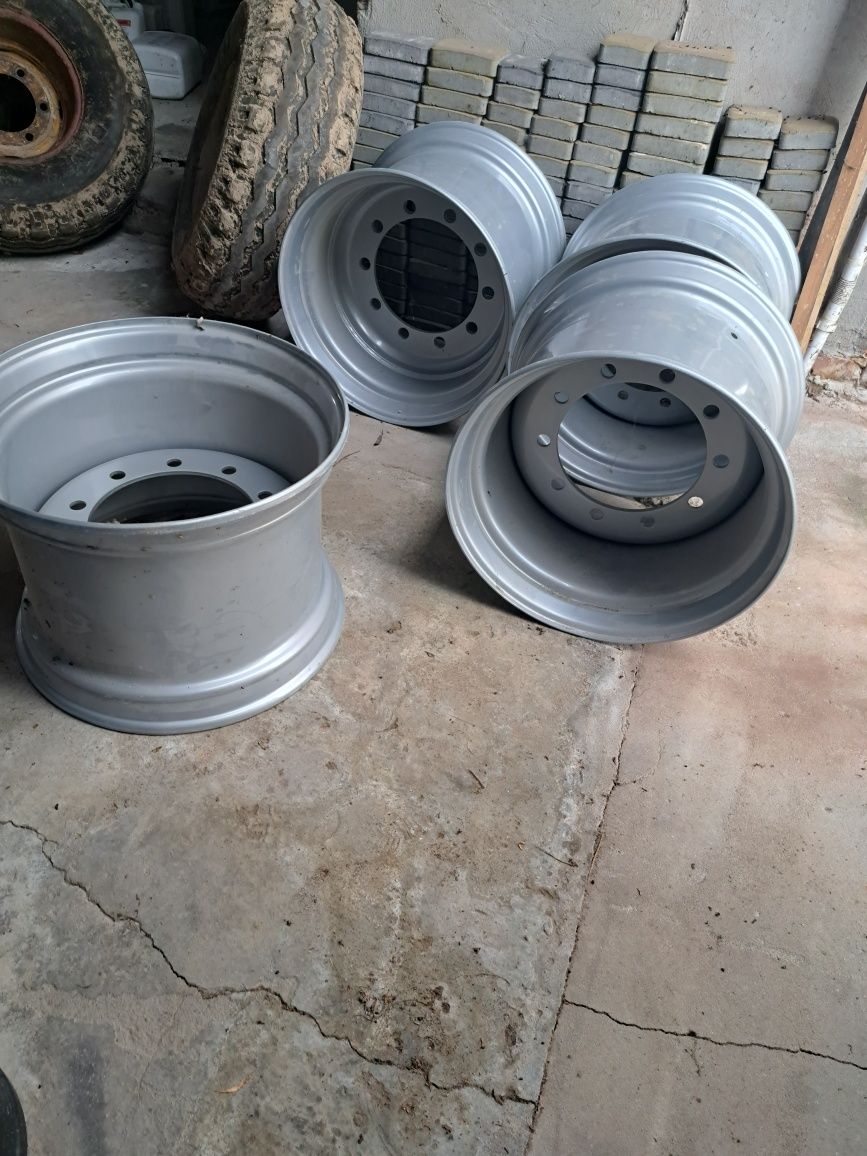 Nowe felgi x 4, rozmiar 550/60/22,5R