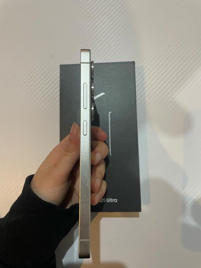 Samsung Galaxy S25 ULTRA