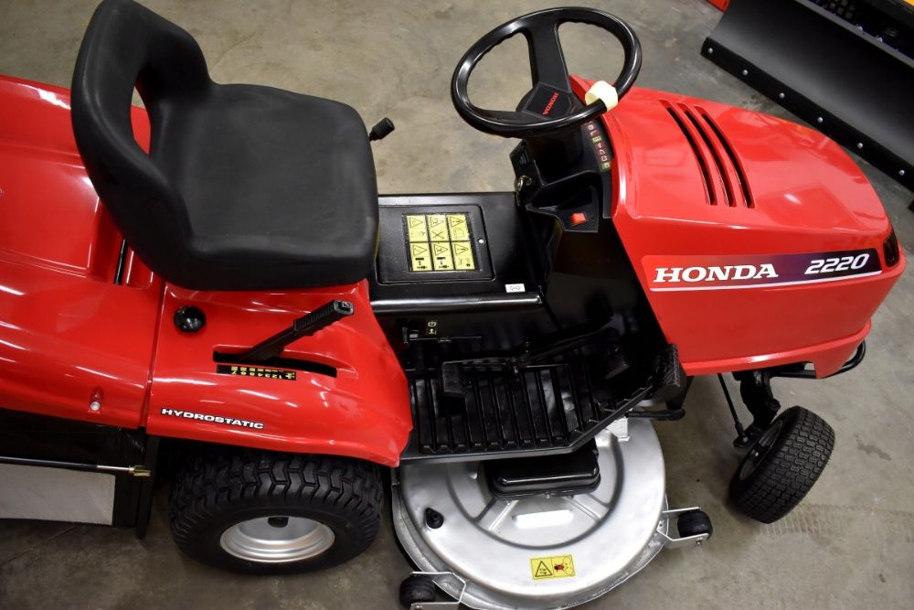 Traktorek kosiarka samojezdna z koszem Honda 2220 Hydrostat 20KM 122cm